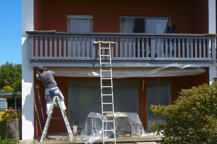 house painting exterior ladder